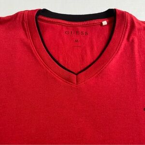 Guess v-neck t-shirt size M